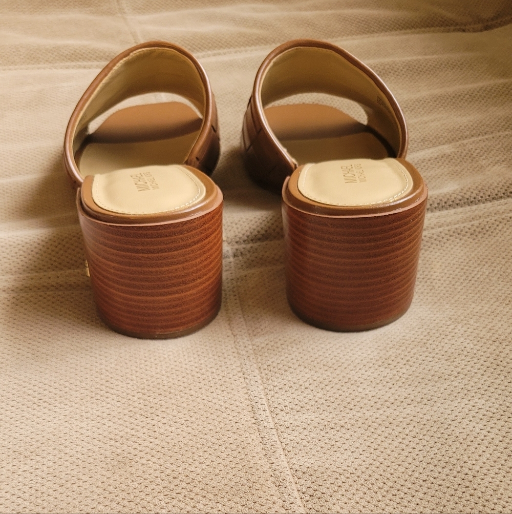 Michael Kors Tan Block Heel Mules Great Condition! - Picture 4 of 6